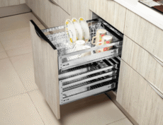 Kitchen drawer basket with glassware – product photography