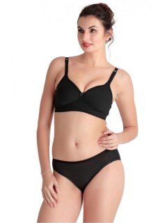 Model in black bra and briefs – lingerie ecommerce photography